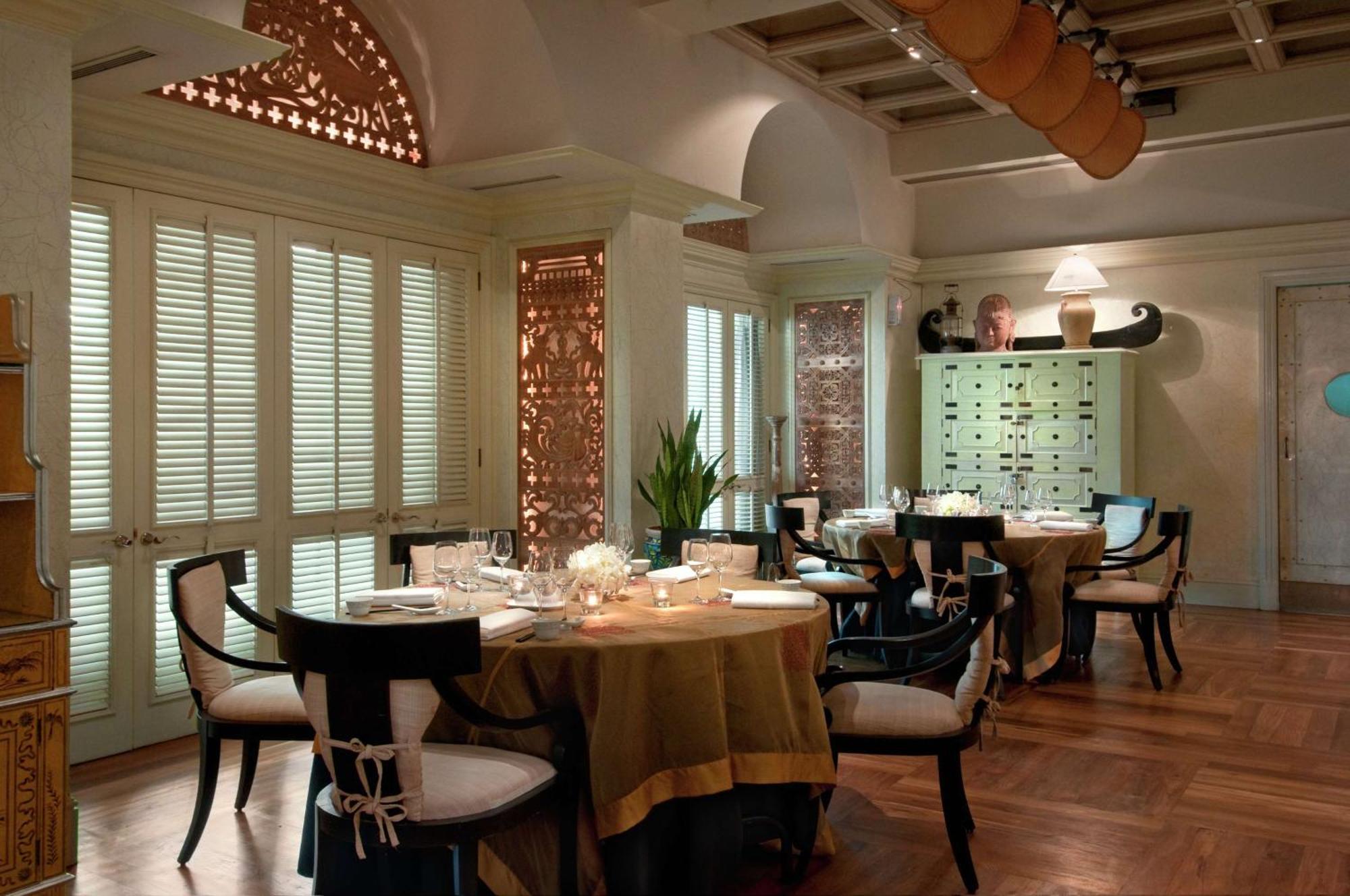 Hilton Mumbai International Airport Hotel Kültér fotó The interior of the restaurant