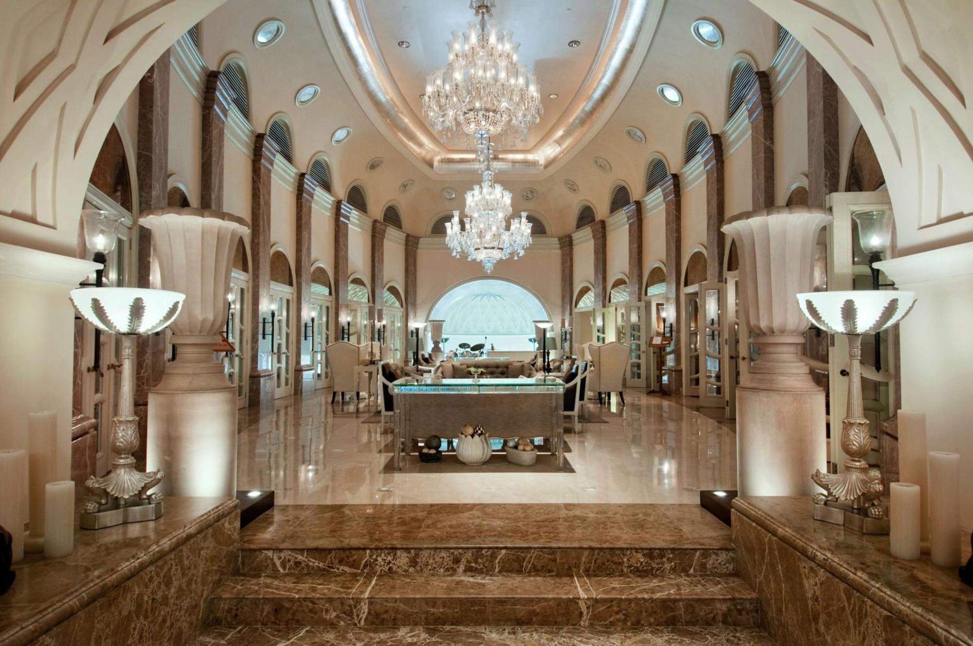 Hilton Mumbai International Airport Hotel Kültér fotó The lobby of the hotel